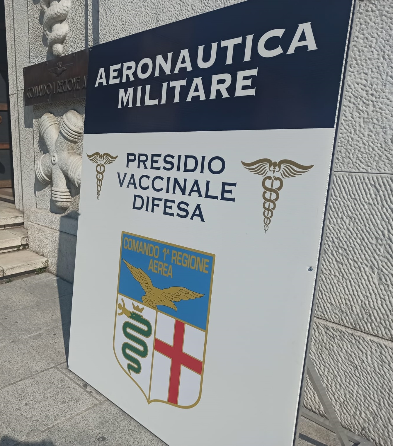 presidi vaccinali dell'Aeronautica e Milano e Verona