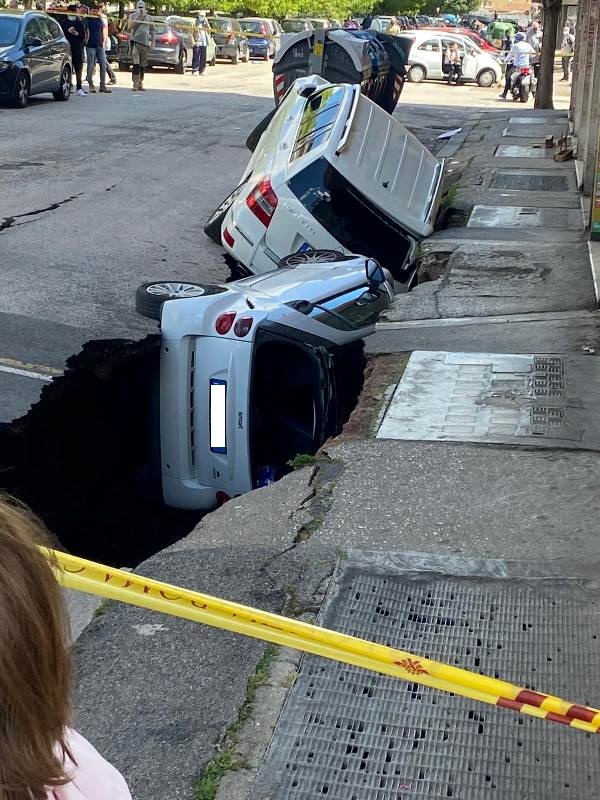 Roma voragine via zenodossio