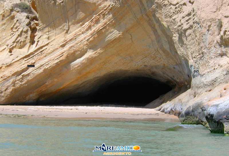 crollo grotta piscine realmonte