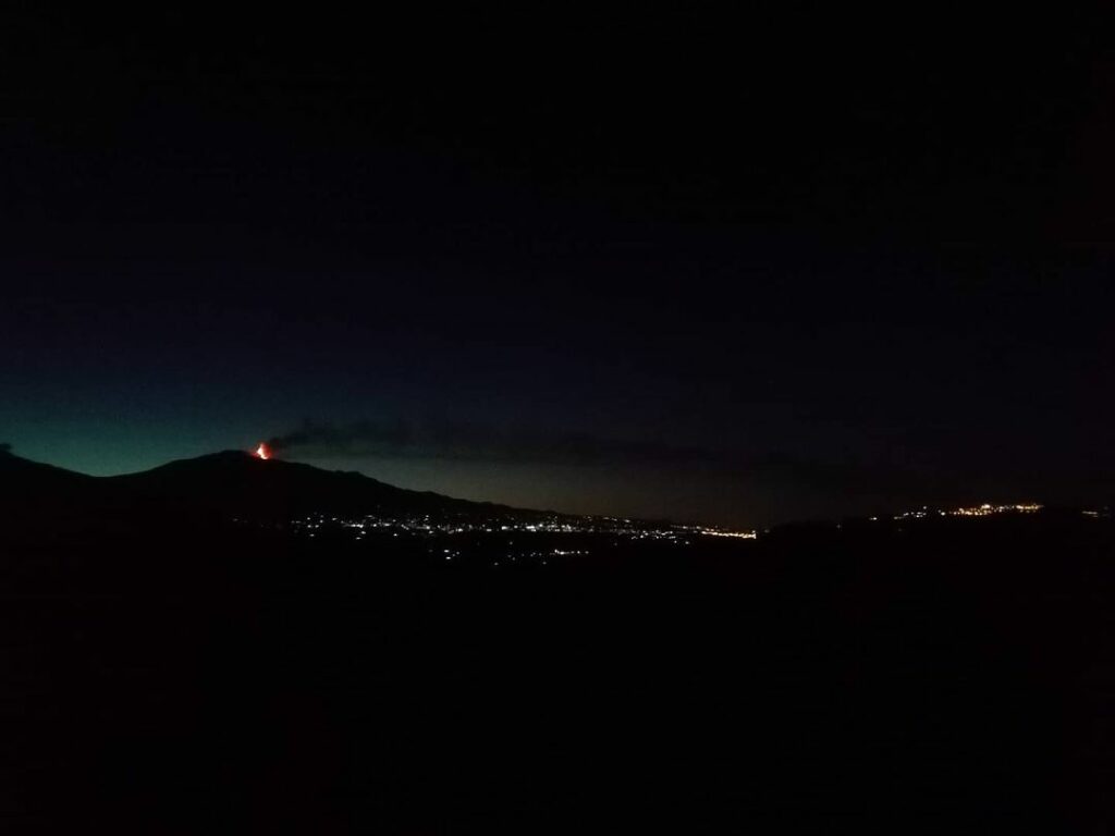 eruzione etna oggi