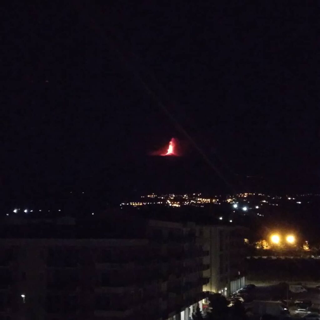 eruzione etna oggi