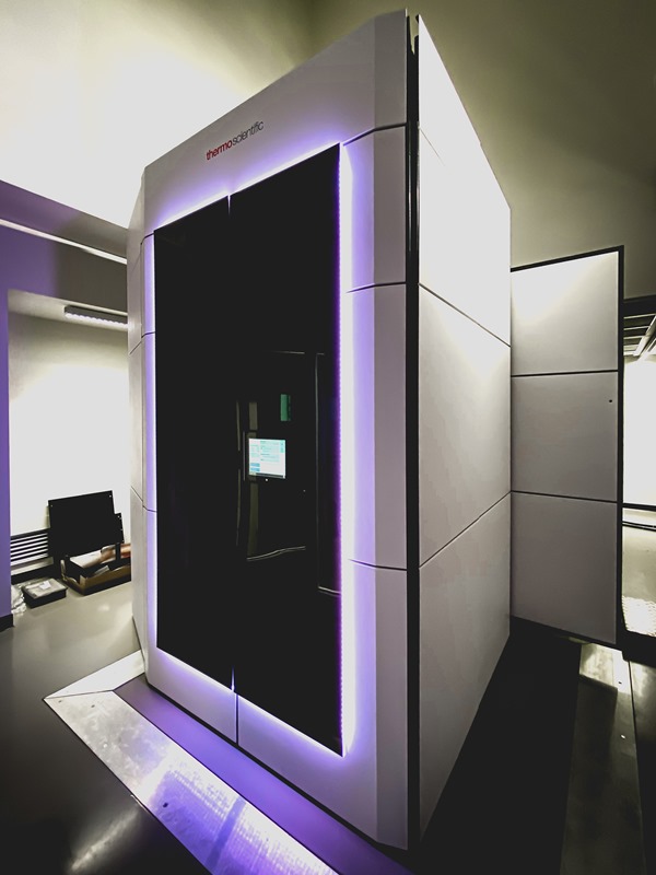 human technopole microscopi