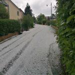 Maltempo, violenti temporali in Veneto: devastante grandinata imbianca le strade ad Asolo, agricoltura ko [FOTO e VIDEO]