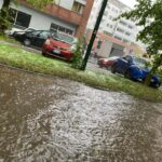 Maltempo, forti temporali in Piemonte: grandine e strade allagate a Torino, funnel cloud nell’Alessandrino [FOTO]