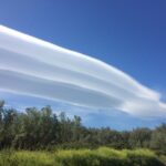 Tre spettacolari nubi lenticolari incantano il Sud: immagini mozzafiato tra l’Aspromonte e l’Etna – FOTO