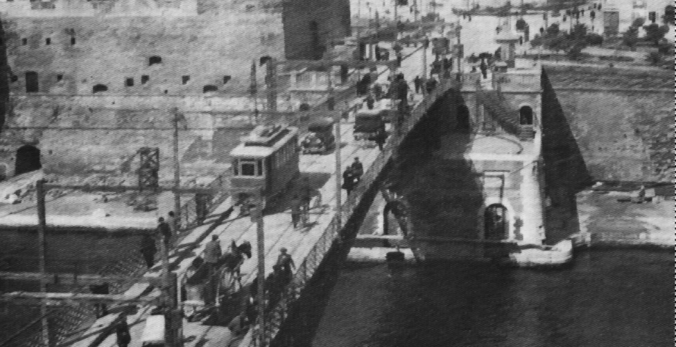 ponte girevole taranto
