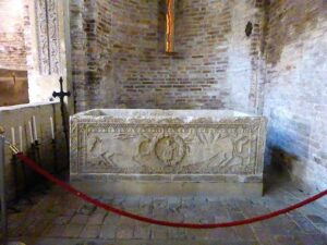 sarcofago san vitale bologna