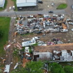 Il Meteo negli USA, tornado provocano danni in Mississippi: case danneggiate e alberi abbattuti [FOTO]