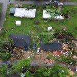 Il Meteo negli USA, tornado provocano danni in Mississippi: case danneggiate e alberi abbattuti [FOTO]