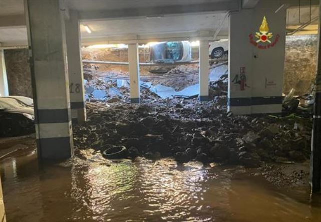 Roma voragine via zenodossio
