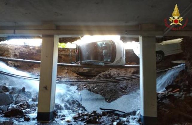 Roma voragine via zenodossio
