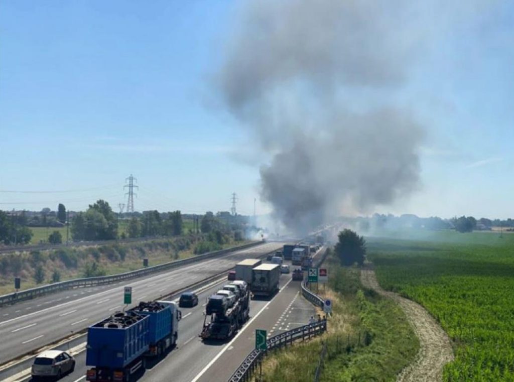 Incidente sull'A1 nel Piacentino, morti i due camionisti