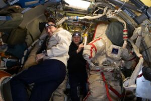 I cosmonauti Pyotr Dubrov e Oleg Novitskiy NASA