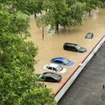 Meteo, gravi alluvioni in Crimea: centinaia di case allagate, centro città e ospedale senza elettricità a Kerč’ – FOTO