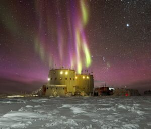 aurora polare stazione concordia antartide