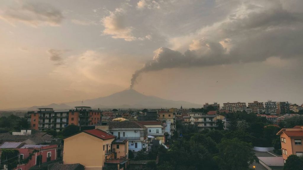 eruzione etna 23 giugno 2021