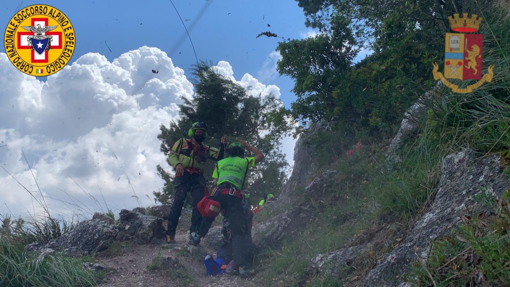intervento per escursionista infortunata a Portella del Garrone