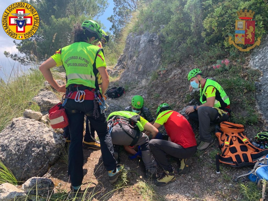 intervento per escursionista infortunata a Portella del Garrone