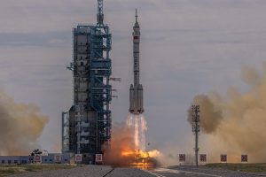 lancio astronauti cinesi