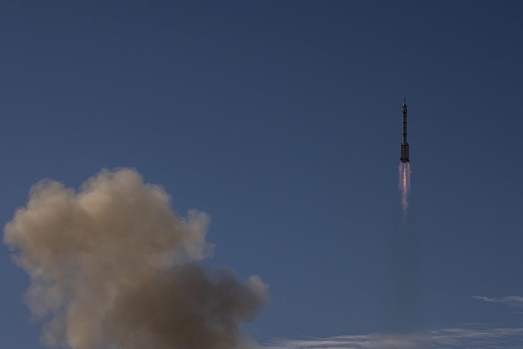 lancio astronauti cinesi