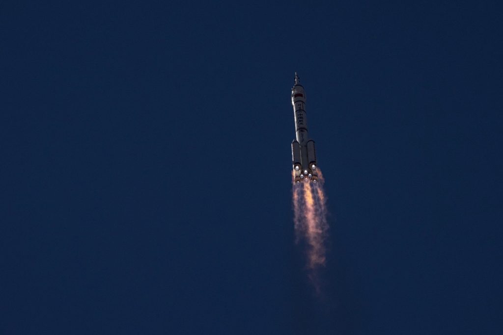 lancio astronauti cinesi