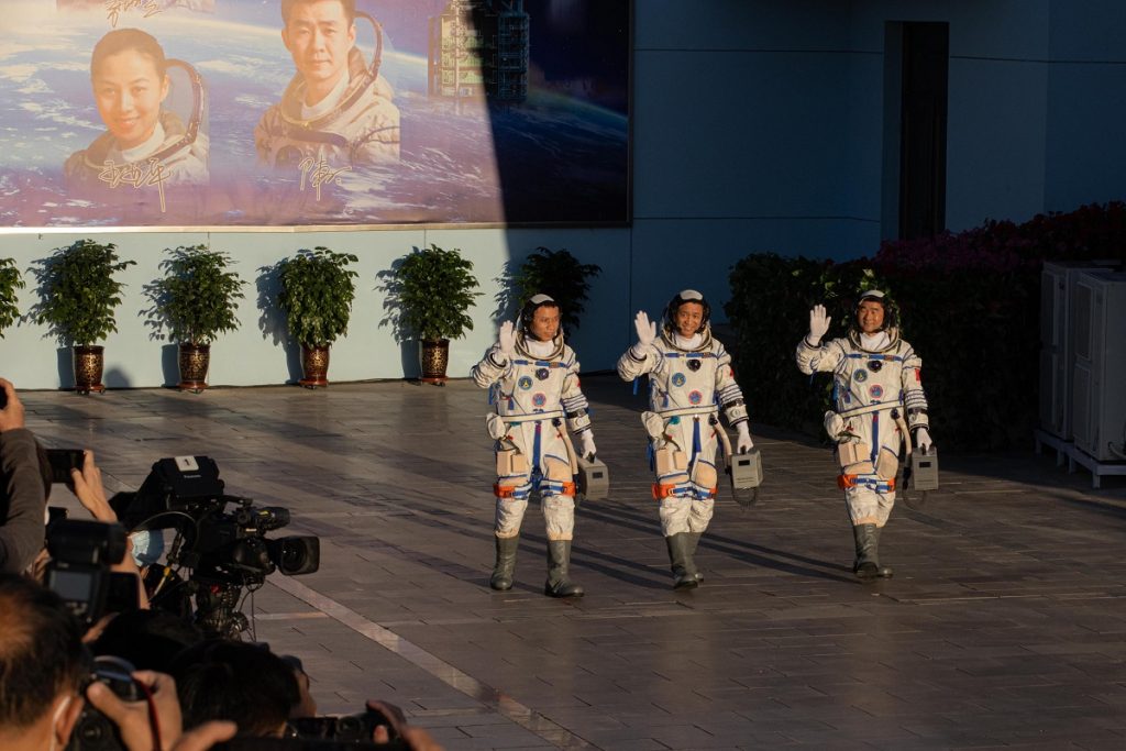 lancio astronauti cinesi