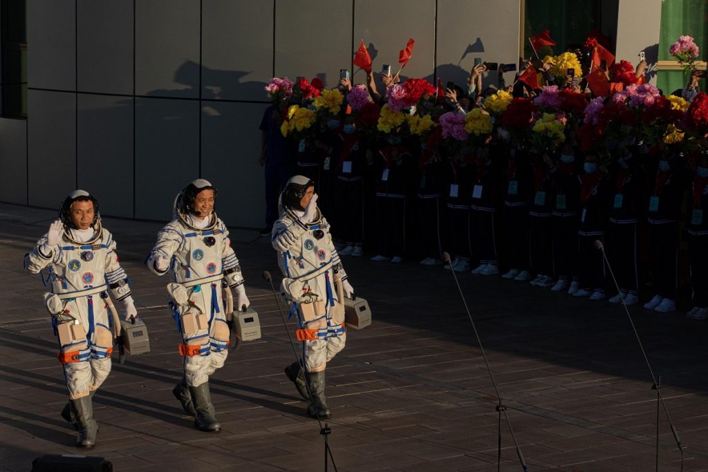 lancio astronauti cinesi