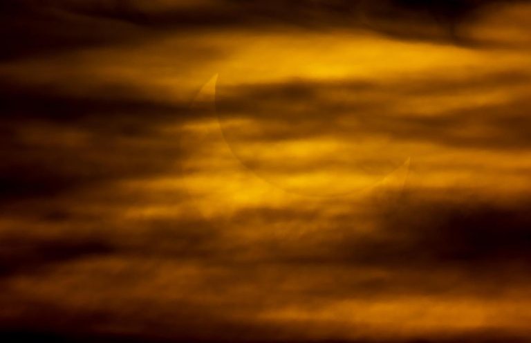 L'eclissi vista dagli USA. Foto CJ Gunther / Ansa