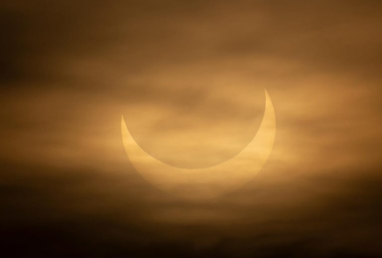L'eclissi vista dagli USA. Foto CJ Gunther / Ansa
