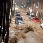 Maltempo, devastanti alluvioni in Francia: fiumi d’acqua per le strade di Beauvais, gravi danni e un disperso [FOTO e VIDEO]