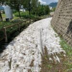 Maltempo Veneto, violento temporale a Schio: super grandinata trasforma le strade in fiumi di ghiaccio [FOTO e VIDEO]