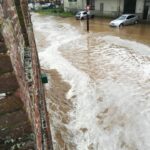 Maltempo, piogge torrenziali in Francia: inondazioni, colate di fango e strade come fiumi in Normandia [FOTO e VIDEO]