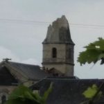 Maltempo Francia, tornado devasta Saint-Nicolas-de-Bourgueil: crolla il campanile della chiesa, decine di case danneggiate [FOTO e VIDEO]
