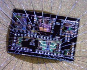 Foto del chip elettronico utilizzato per il controllo del TOADM_Politecnico di Milano