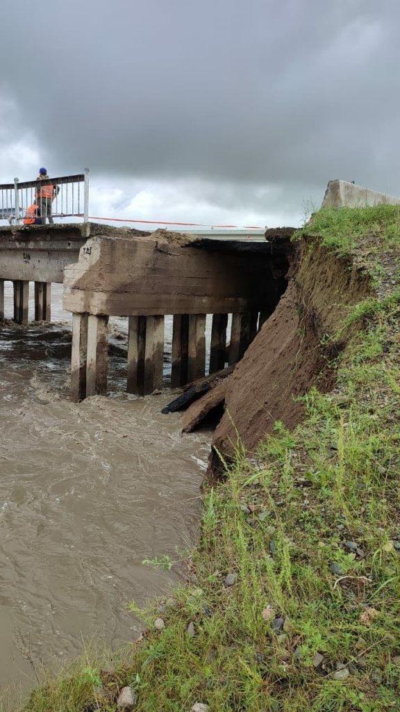 crollo ponte transiberiana russia