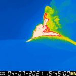 Nuovo parossismo dell’Etna: fontana di lava dal Cratere di Sud-Est, due trabocchi lavici in atto [LIVE]
