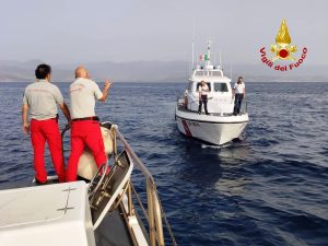imbarcazione guardia costiera affondata