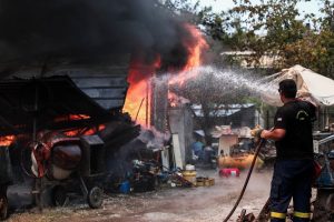 incendio grecia attica