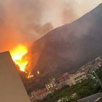Incendio a Reggio Calabria, il dramma di Oliveto: fiamme tra le case, evacuazioni – FOTO