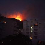 Incendio a Reggio Calabria, il dramma di Oliveto: fiamme tra le case, evacuazioni – FOTO