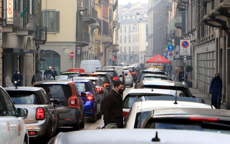 Inquinamento Milano: smog alle stelle