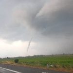 Maltempo, inizia un pomeriggio terribile al Nord: tornado a Cavallermaggiore, temporali come bombe in Piemonte – LIVE