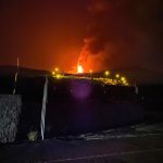 Spettacolare nuovo parossismo dell’Etna nella notte: i paesi etnei si svegliano seppelliti dalla cenere [FOTO]