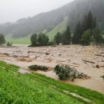 Maltempo, violenti temporali in Alto Adige: situazione critica in Val di Fleres per una colata di fango, “non uscite di casa” [FOTO]