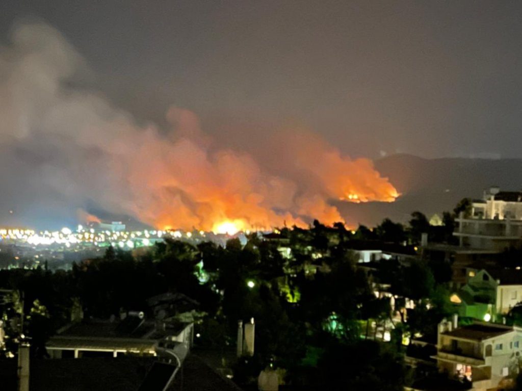 incendi grecia atene