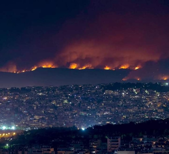 incendi grecia atene