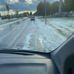 Maltempo, forti temporali colpiscono il Veneto: strade imbiancate da intense grandinate in diverse località, danni all’agricoltura – FOTO