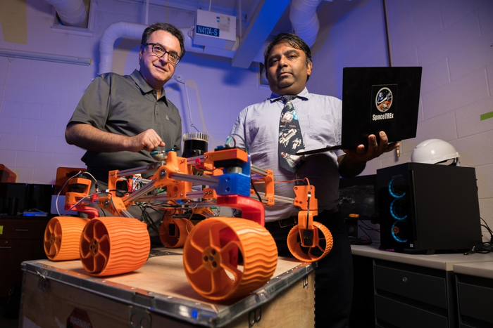 Moe Momayez and Jekan Thanga