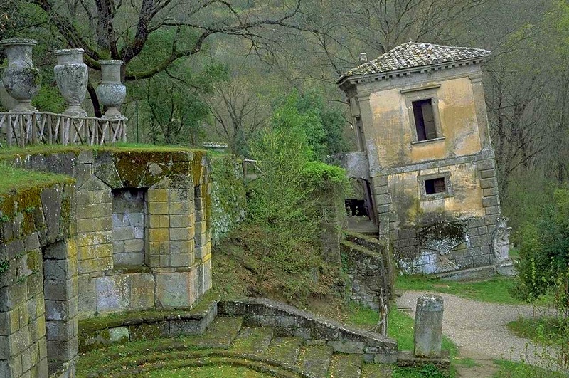 casa pendente bomarzo