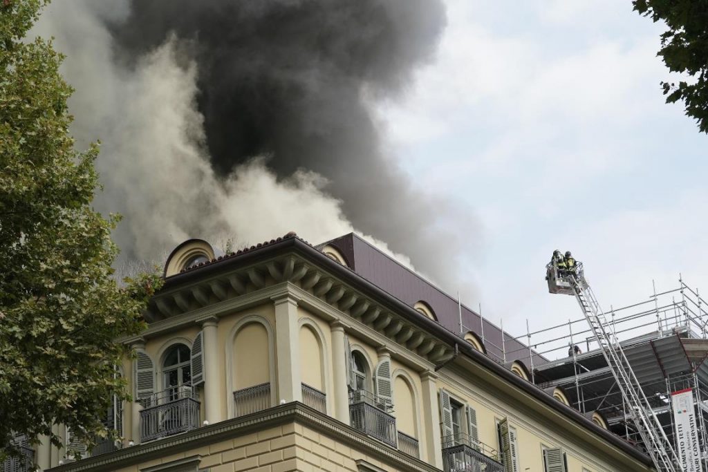 Incendio torino